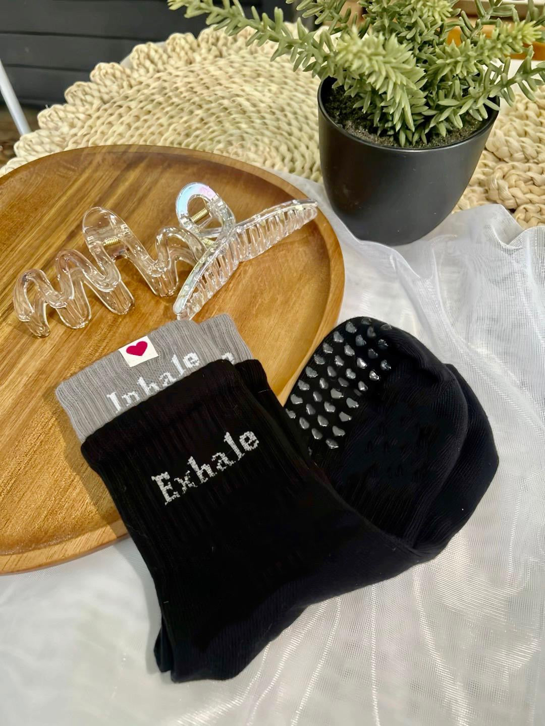 Breath Crew Grippy Socks • Black